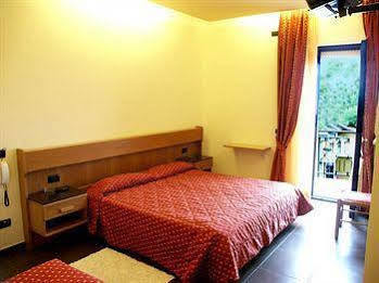 Hotel Ristorante Papa Peschiera del Garda